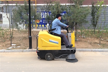 電動掃地車的價格